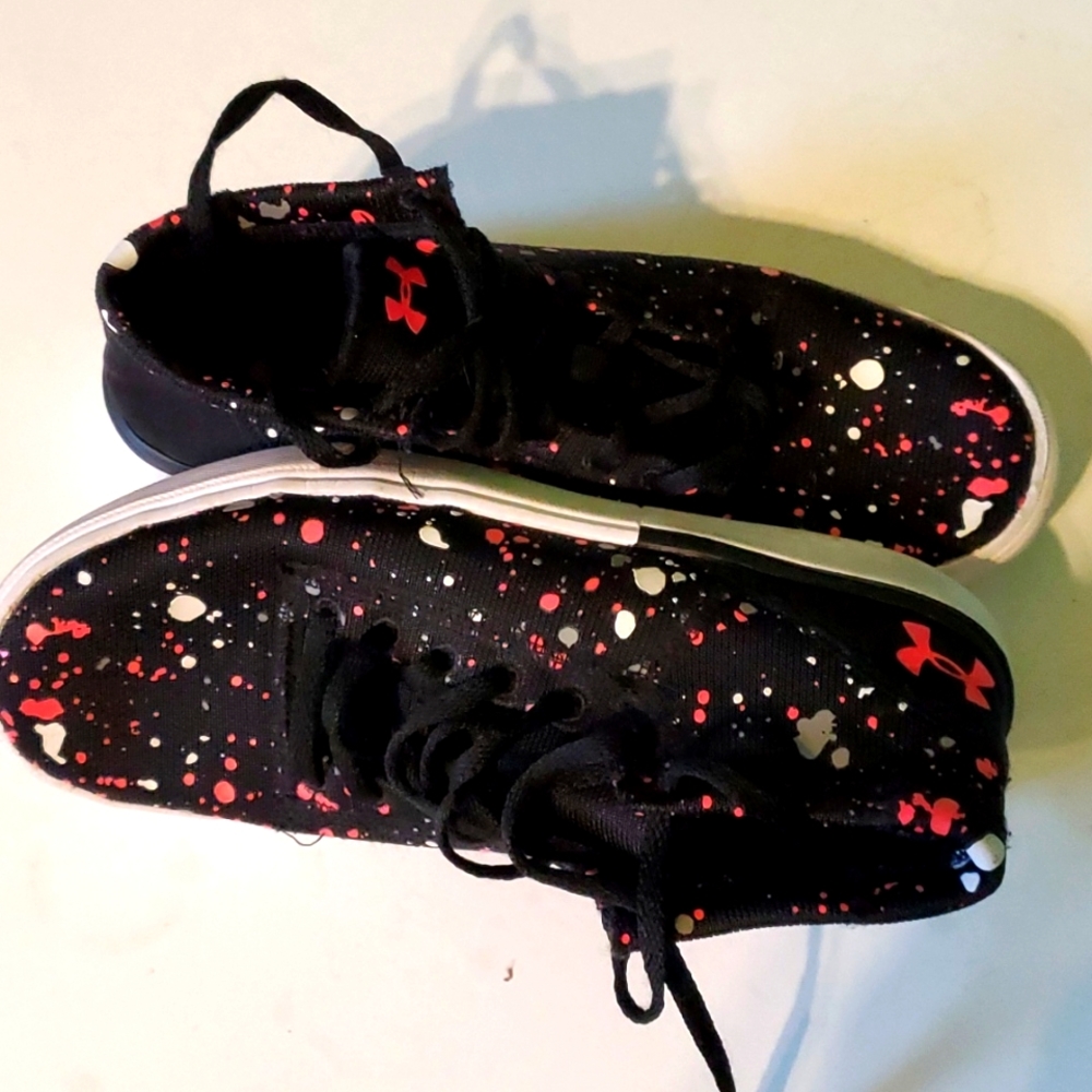 Under Armour youth 4.5 splatter paint black shoes